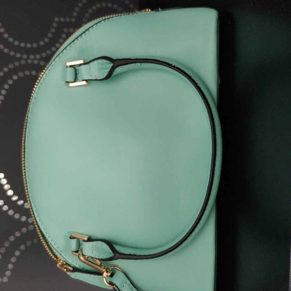 Small Guess Bag - Picture 3 of 5
